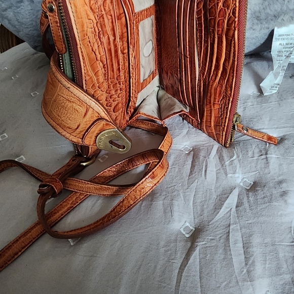 Gently used Brahmin crossbody - Picture 8 of 8